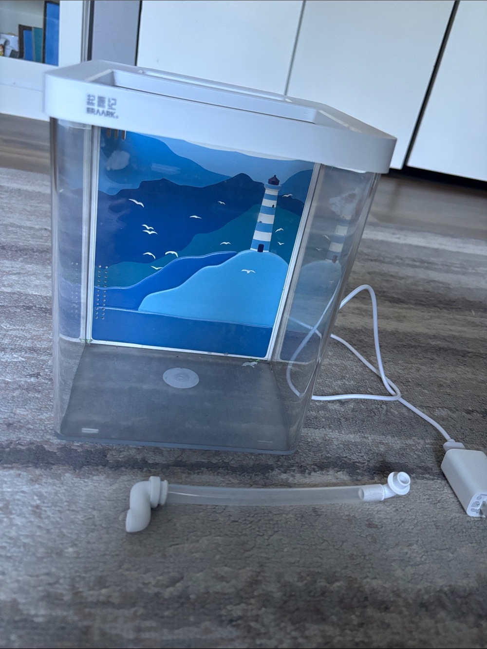 Fish Tank with lighthouse scene (1.5 gallon)